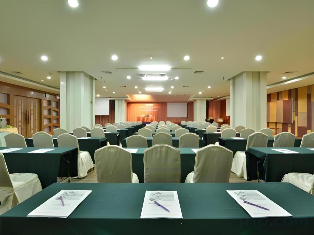 Hip Hotel Бангкок Екстер'єр фото
